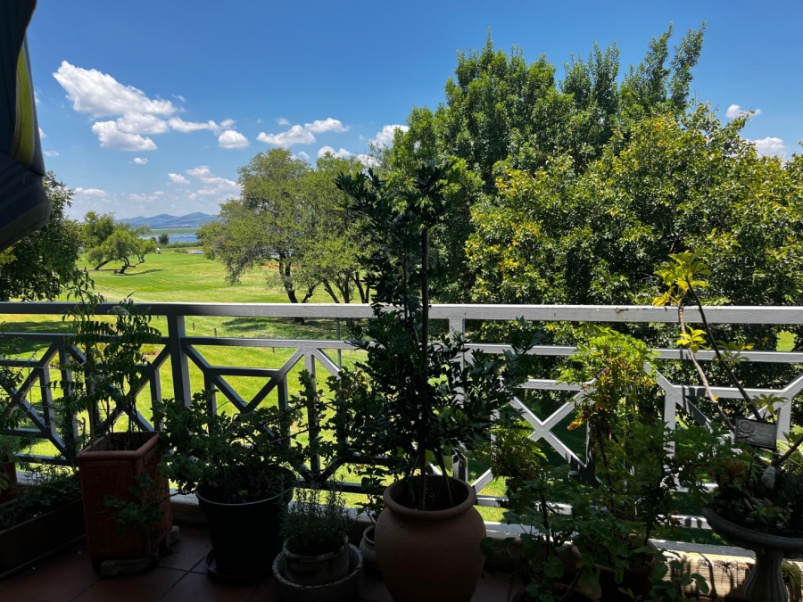 2 Bedroom Property for Sale in Caribbean Beach Club North West